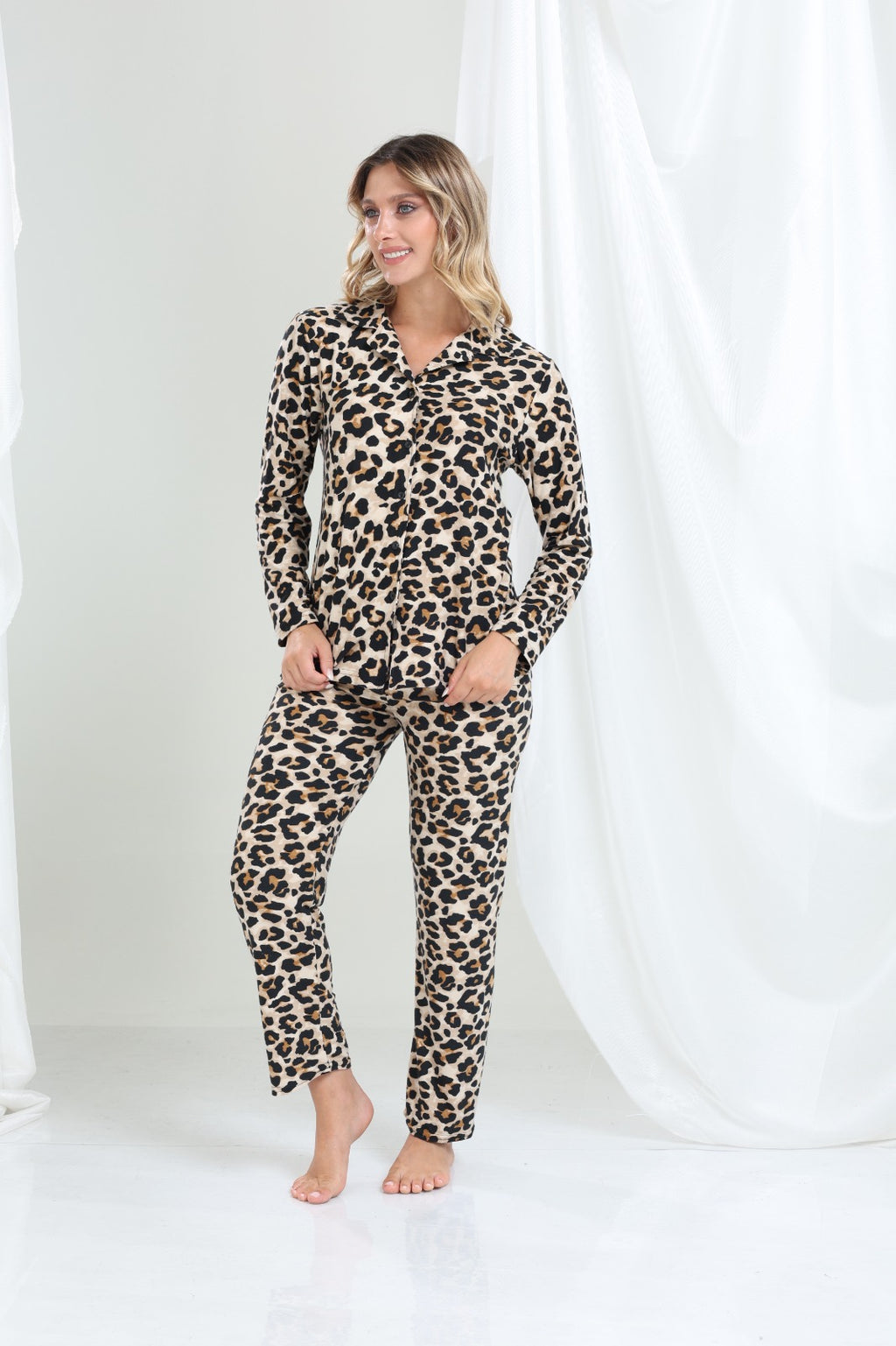 Leopar Desenli Düğmeli Pijama Takımı - PP01